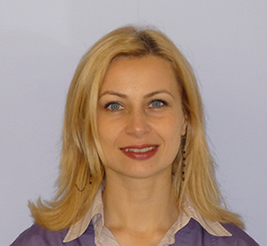 medic dermatolog Alina Surcel